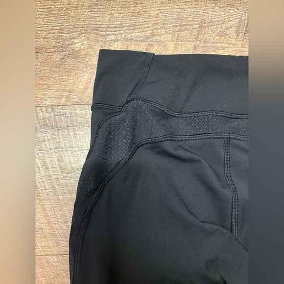 Lululemon Black High Times Crop Tech Mesh Leggings Size 6 - Picture 4 of 5